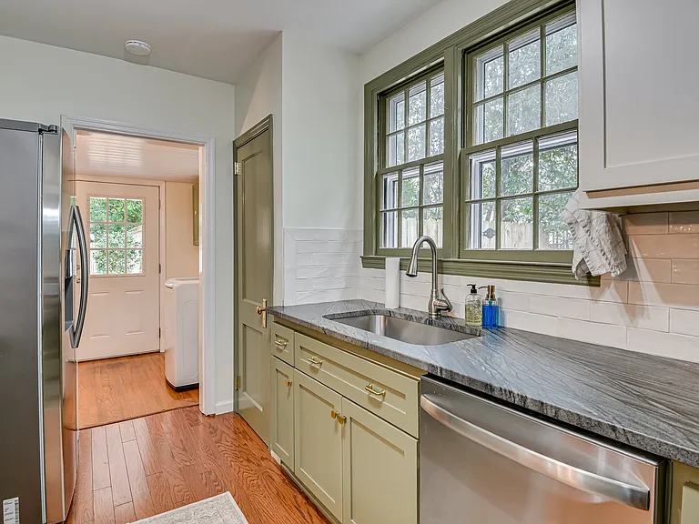 904 Highland Ave — Photo 15