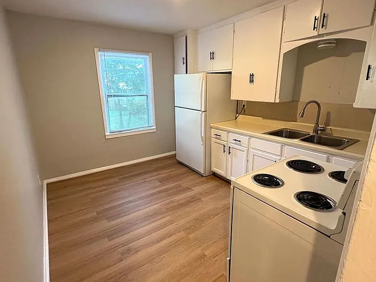 1615 N Holyoke St — Photo 3