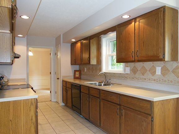 5th image of 238 E Harpers Ferry Dr