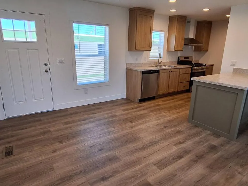 4388 E Lake Mead Blvd #16