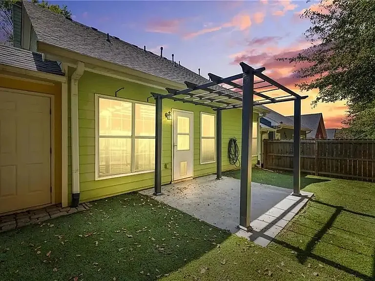 1288 Gates Cir SE — Photo 6
