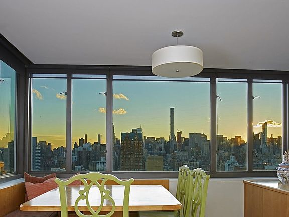 5th image of 1438 3rd Ave APT 29E