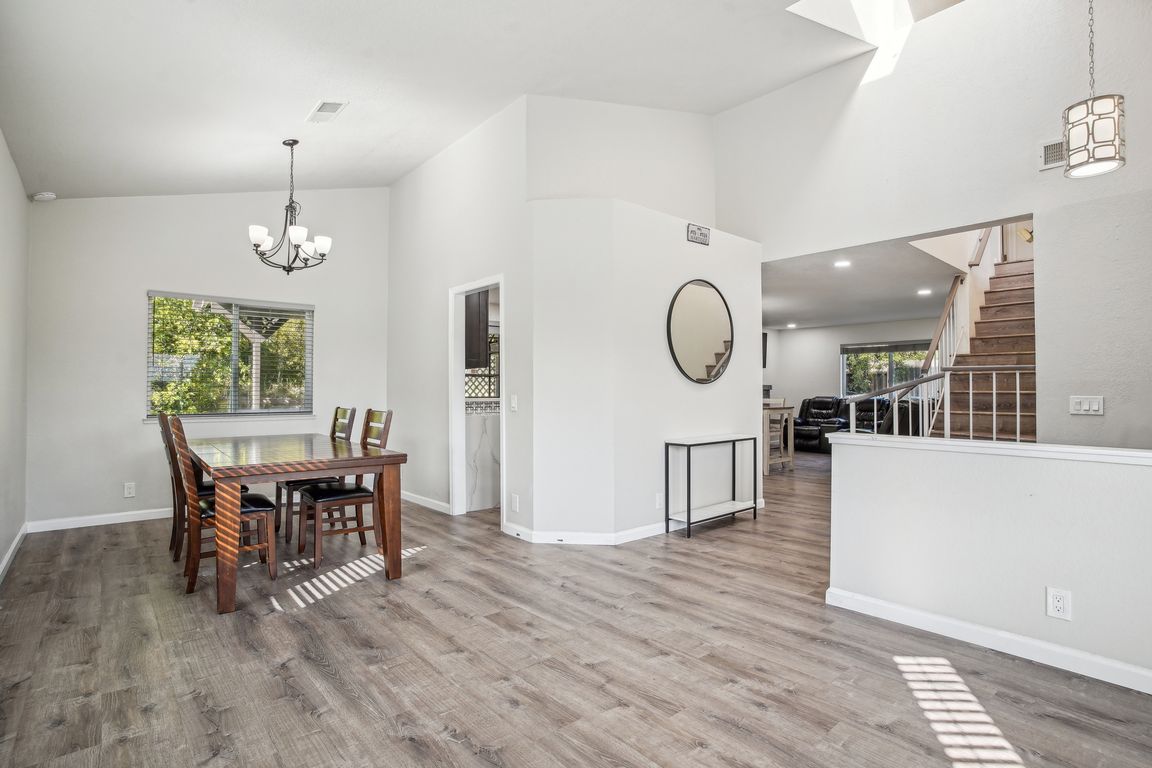 McGrue Cir-2304-008.jpg
