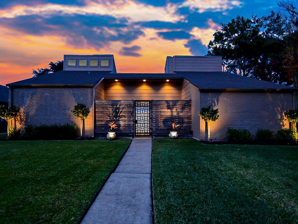 1st image of 12026 Waldemar Dr