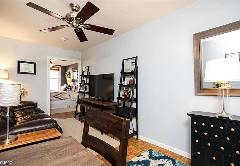 120 Monroe St #3R — Photo 5