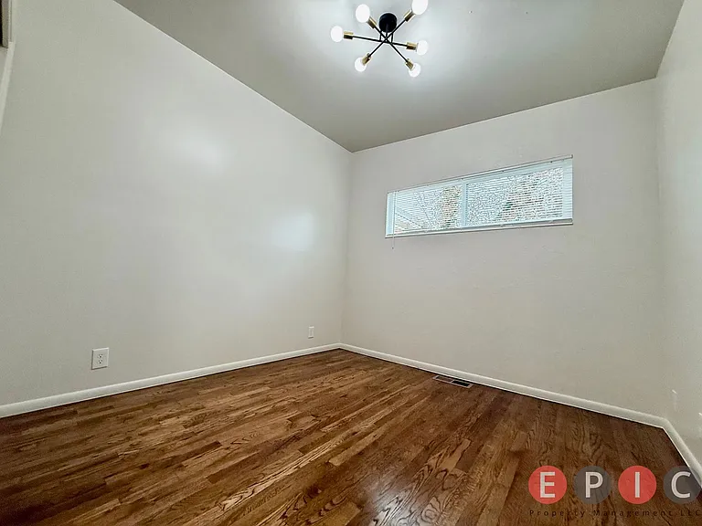 4608 S Russell St — Photo 3