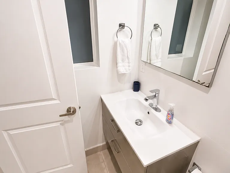 245 NE 33rd St #106 — Photo 7