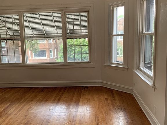 2nd image of 7925 S Paulina St Unit 3