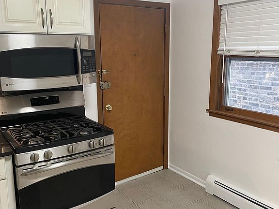 4th image of 3938 N Keeler Ave APT 2M