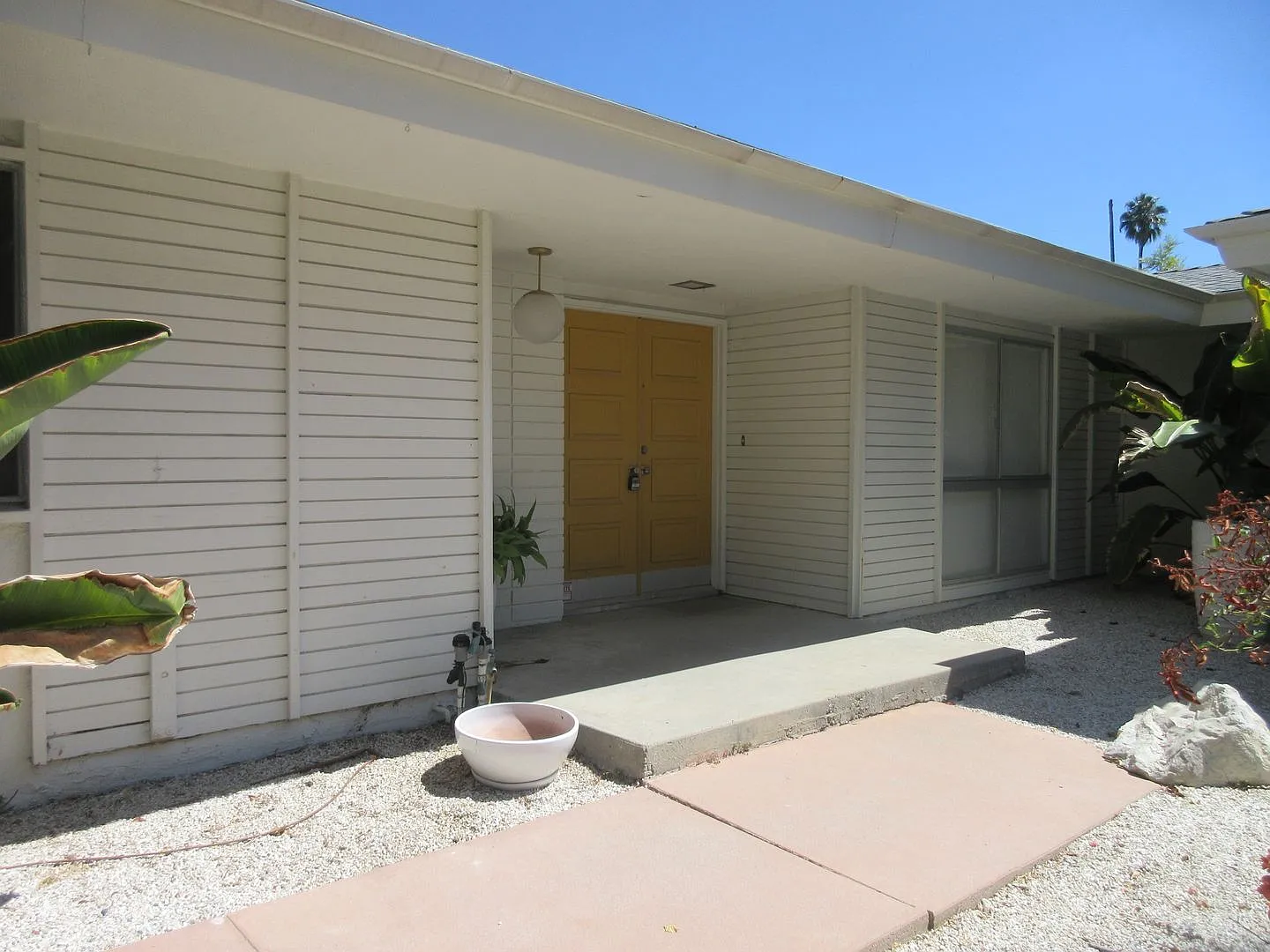 Duggan Property Management Inc presents- Woodland Hills Home with a Pool on Hatteras — Photo 3