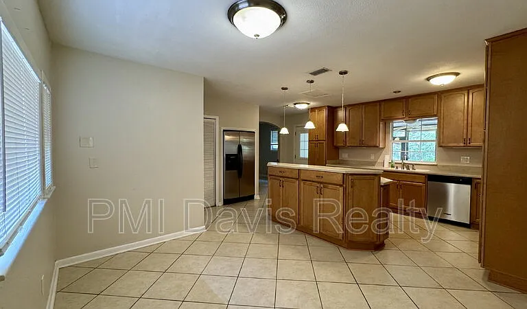 2543 Holly Point Rd W — Photo 7