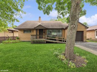 361 Woodland Dr, Grayslake, IL 60030