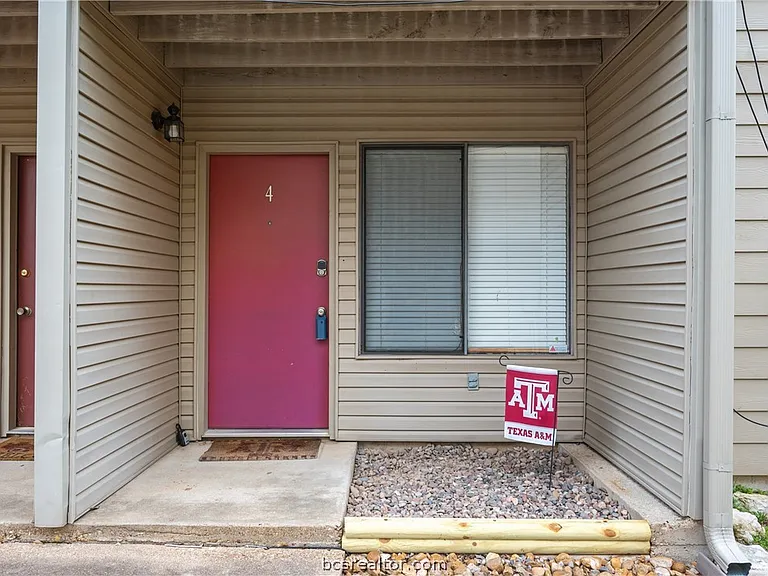1902 Dartmouth St #Q4 — Photo 2