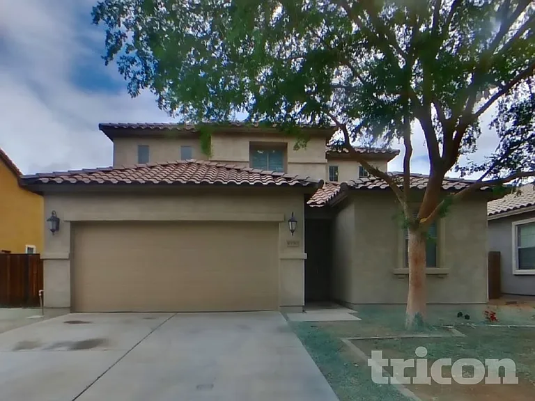 4930 E Del Rio Dr — Photo 1