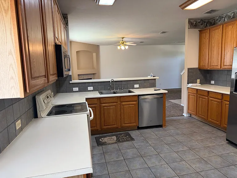 3104 Deleon Dr — Photo 18