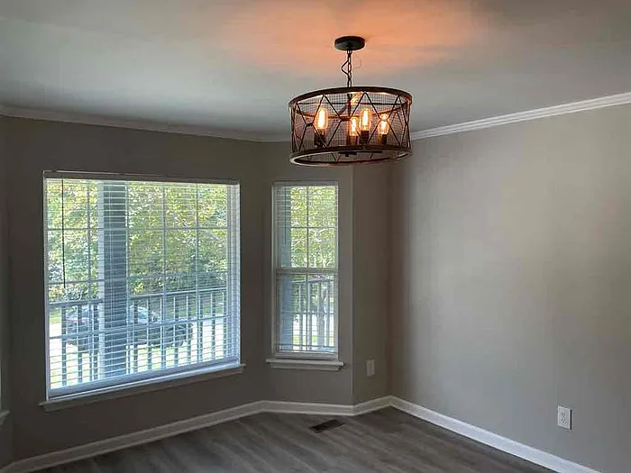 5 bed, 3.5 bath, 3478 sqft, $2,945 — Photo 3
