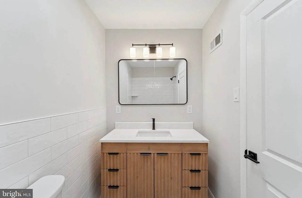 3 bed, 2.5 bath, 1460 sqft, $2,800 — Photo 1