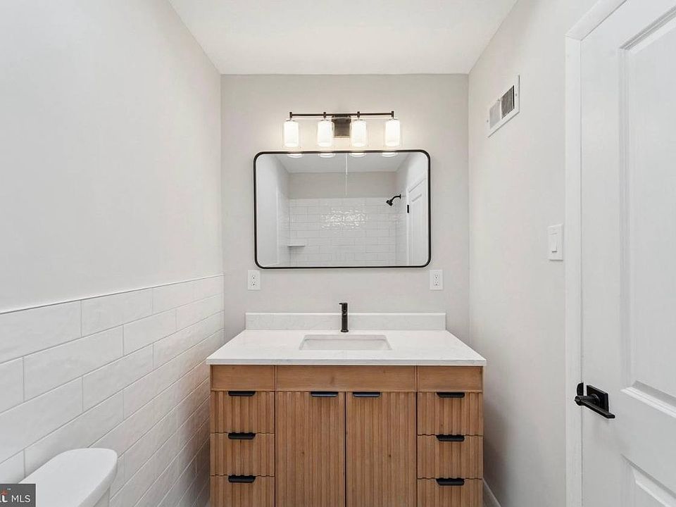 1st image of 1719 Tustin St #1