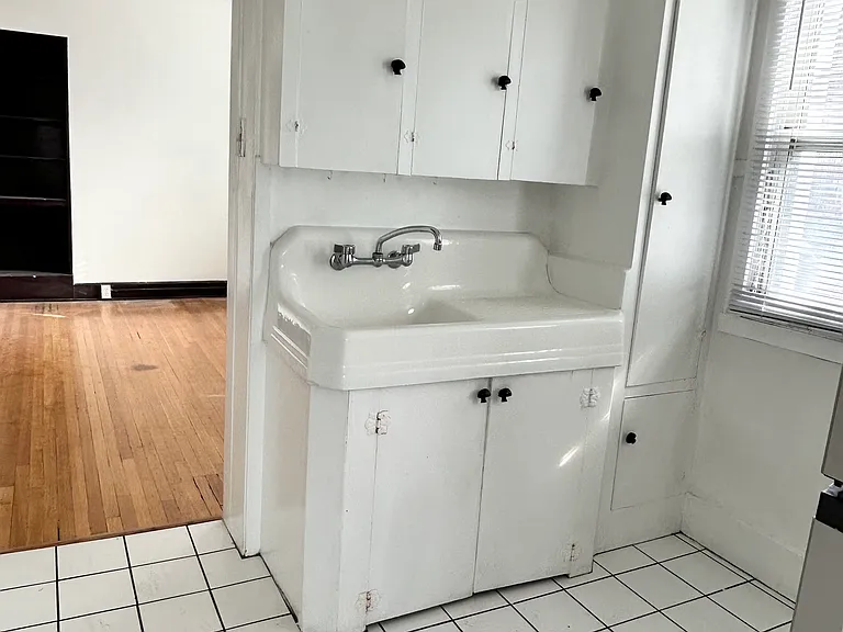 305 E 3rd Ave #7 — Photo 5