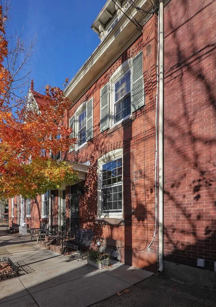 4 bed, 1829 sqft, $2,750 — Photo 1