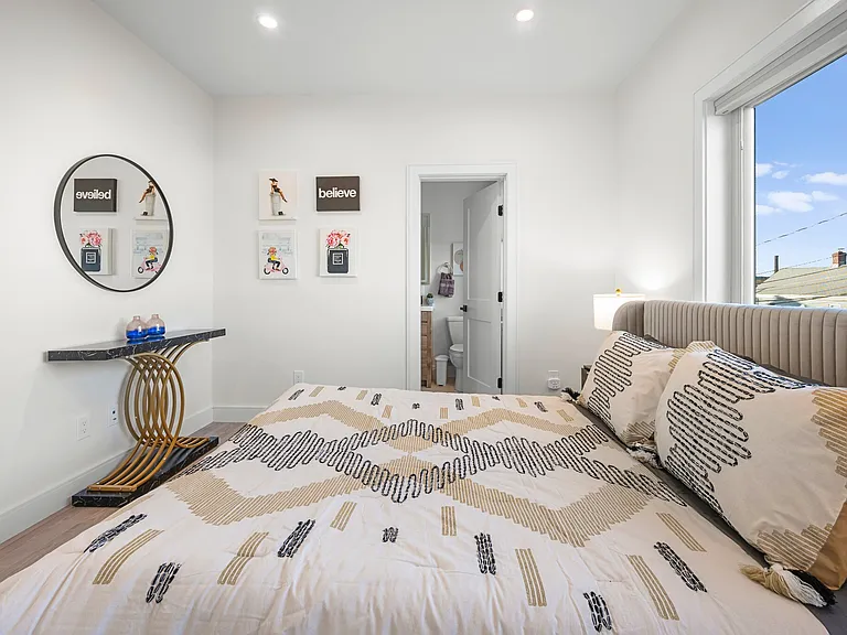 21 Bolton St #2 — Photo 12