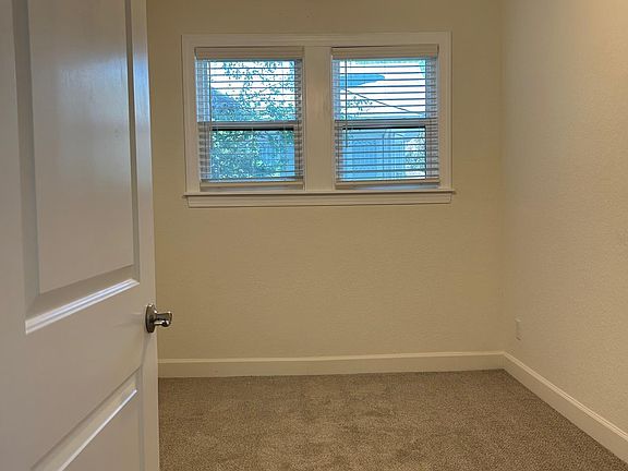 5th image of 2802 Saint Johns Ave #4