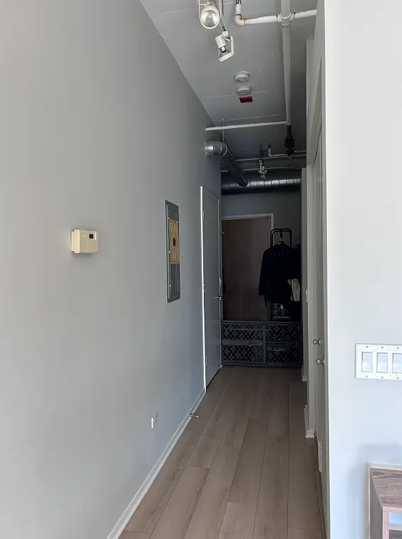 1 bed, 1.0 bath, 988 sqft, $2,400 — Photo 4