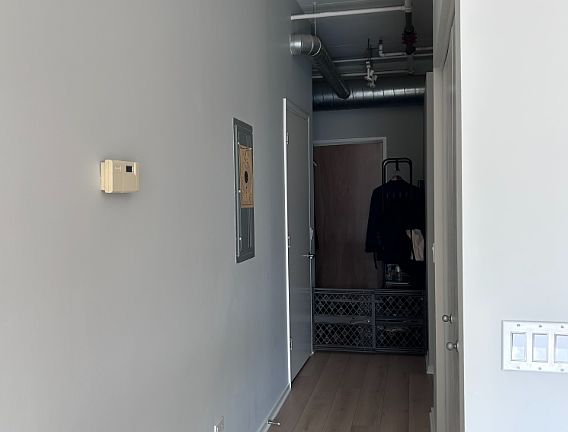 5th image of 212 E Cullerton St