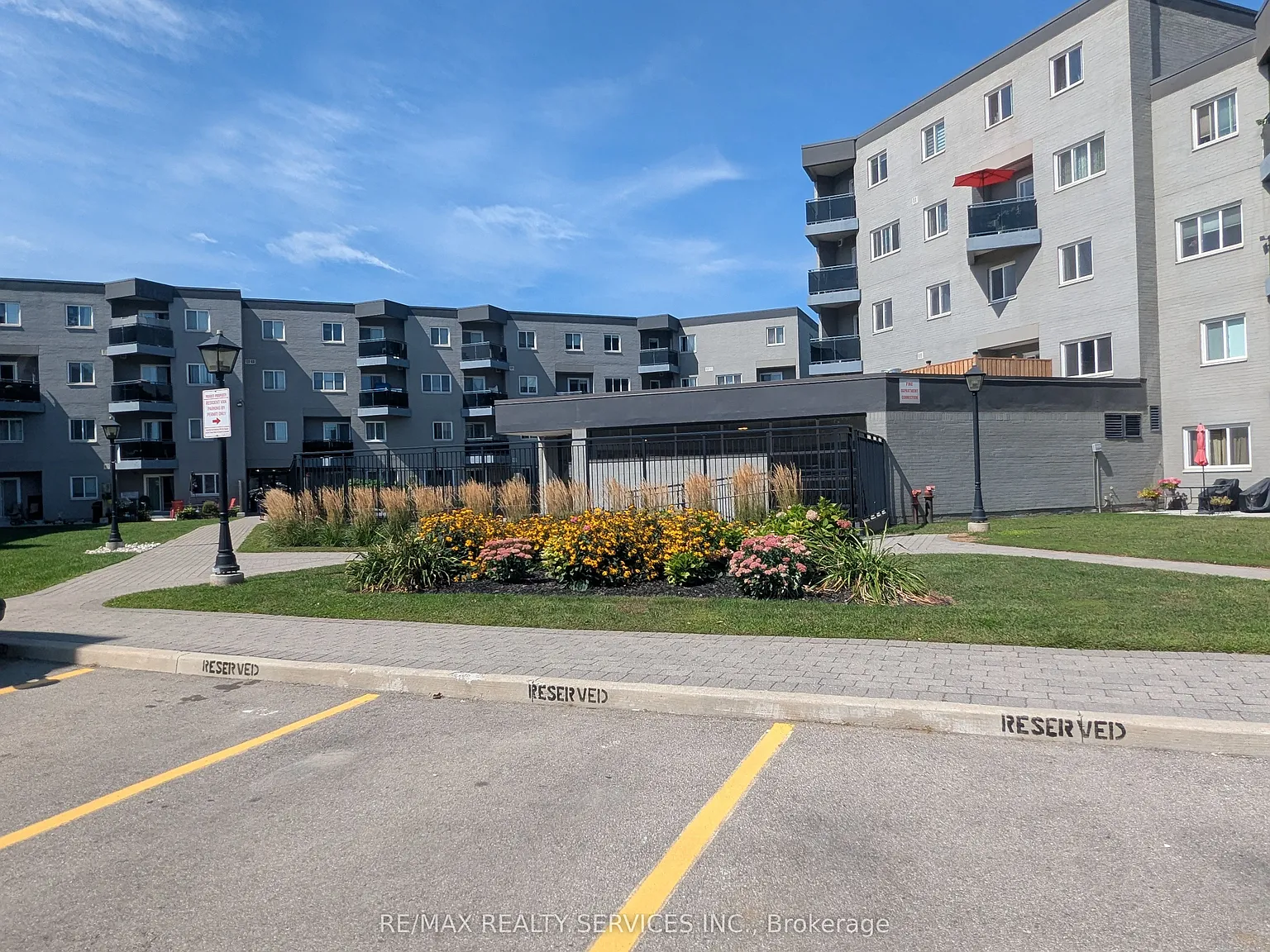 3 bed, $2,899 — Photo 3