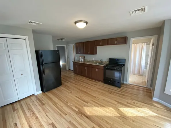 78 Mount Washington St #2F, Lowell, MA 01854