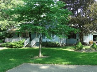 541 Meadowlane Rd, Seven Hills, OH 44131