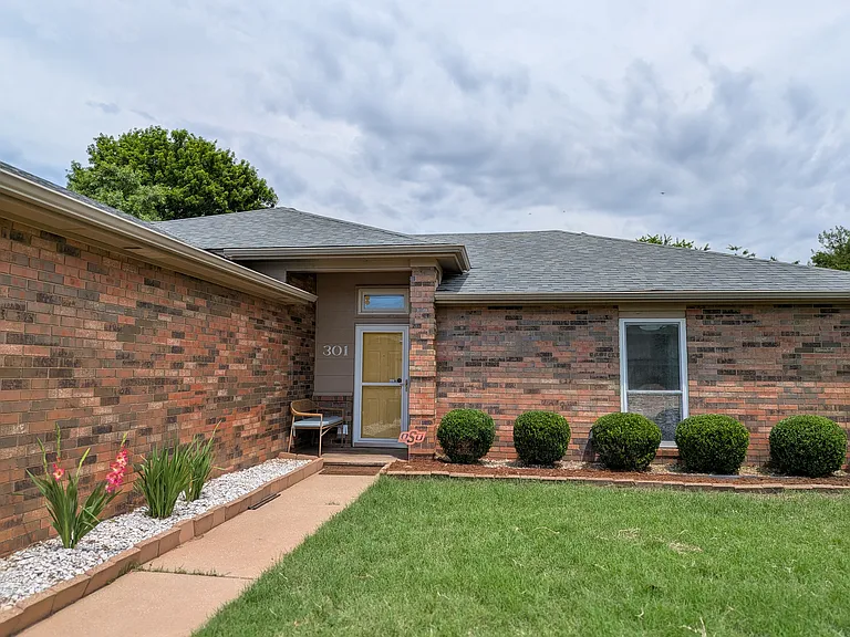 301 S Abbey Ln — Photo 46