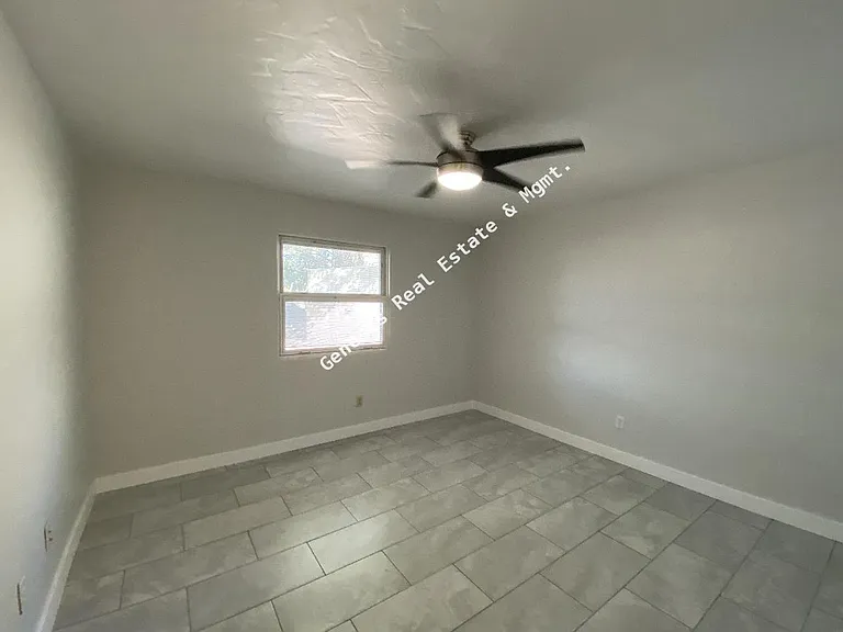 7720 E David Dr — Photo 8