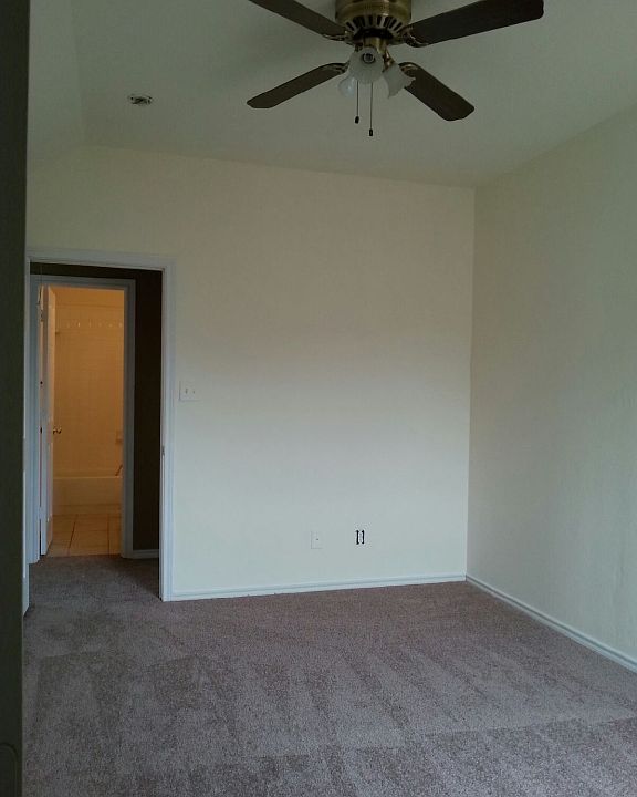 1st image of 906 Elizabeth Dr