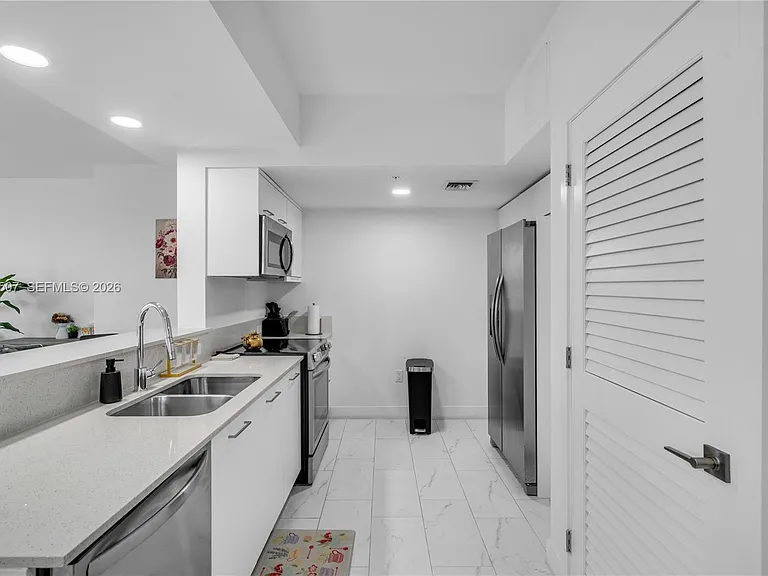 1850 Monroe St #401 — Photo 11