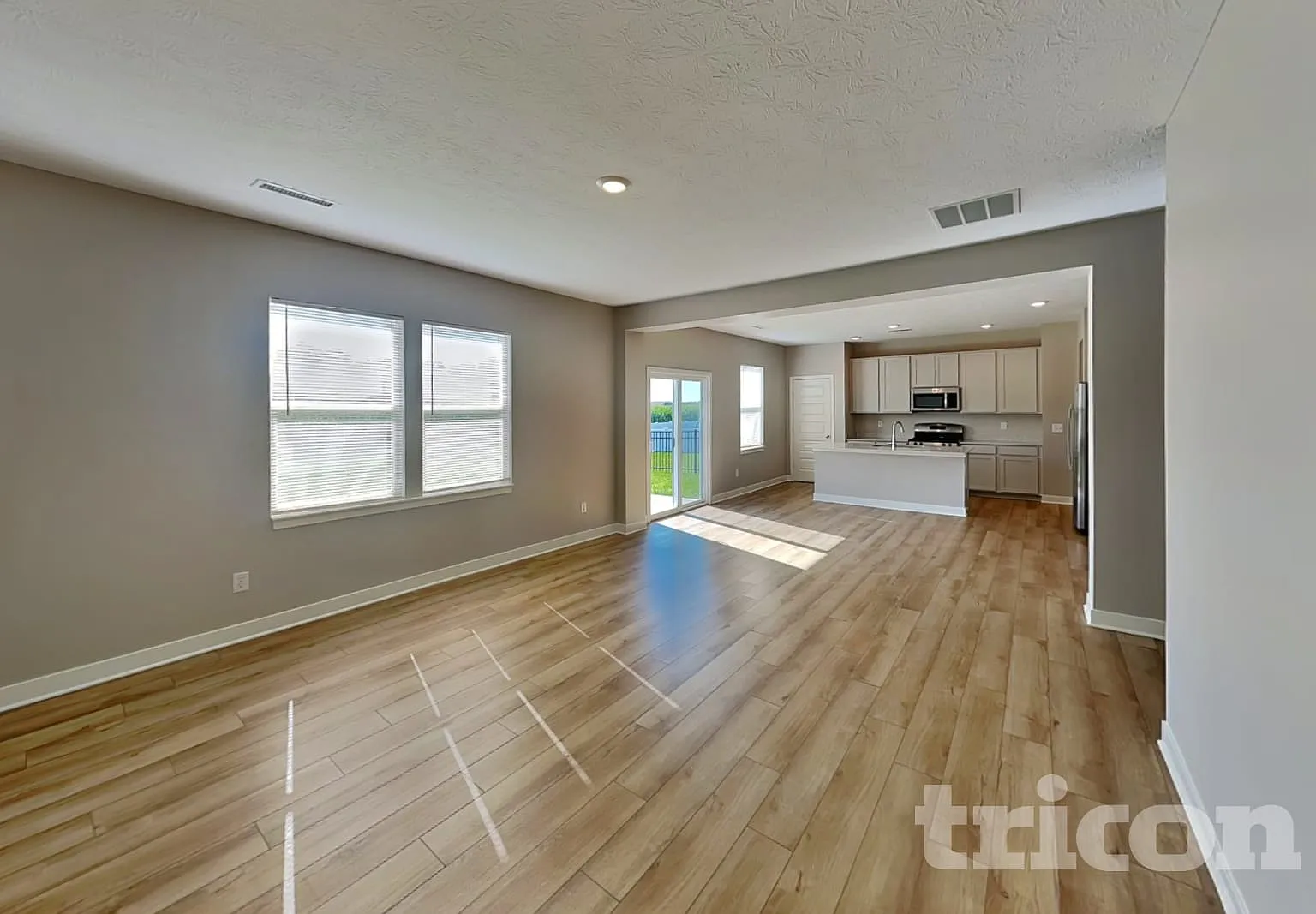 2069 S Copperstone Drive New Palestine IN — Photo 2