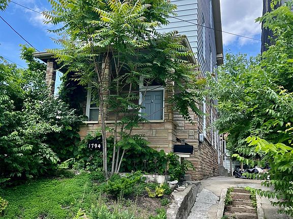 3rd image of 1794 Dreman Ave