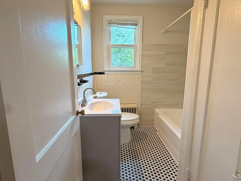 909 E Lake Ave #2 — Photo 16
