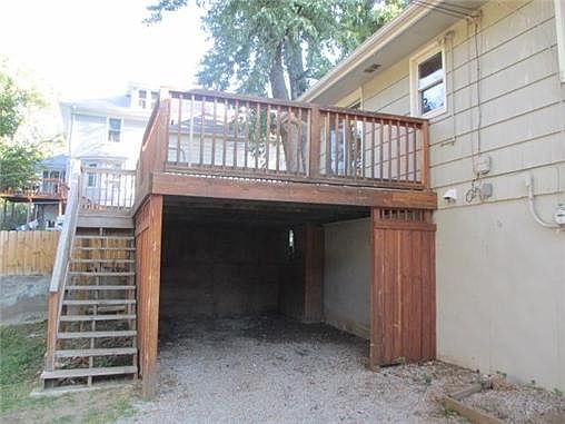 4th image of 430 Topping Ave