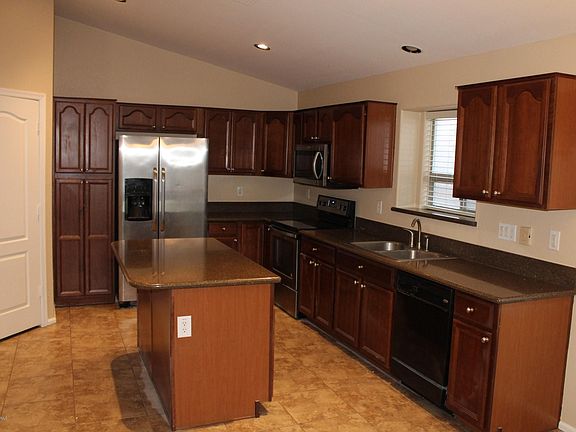 5th image of 41910 W Frost Dr