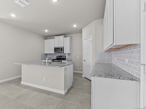 5th image of 6814 Lime Rock Bluff
