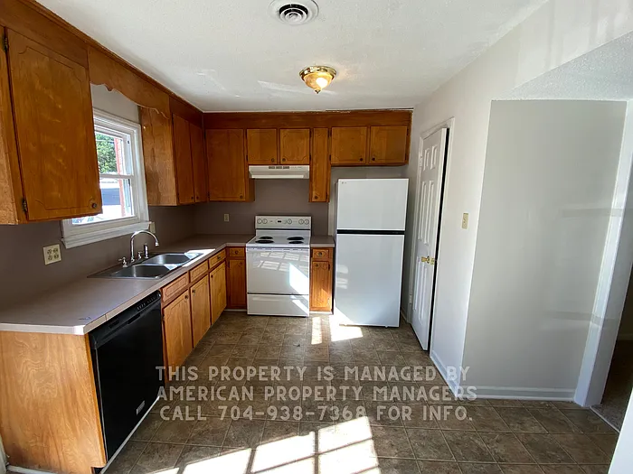 2 bed, 1.5 bath, 997 sqft, $1,095 — Photo 3
