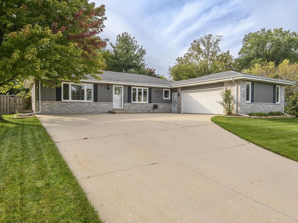 1st image of 414 Whipple Tree LANE
