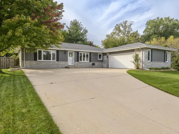 414 Whipple Tree LANE, Waterford, WI 53185