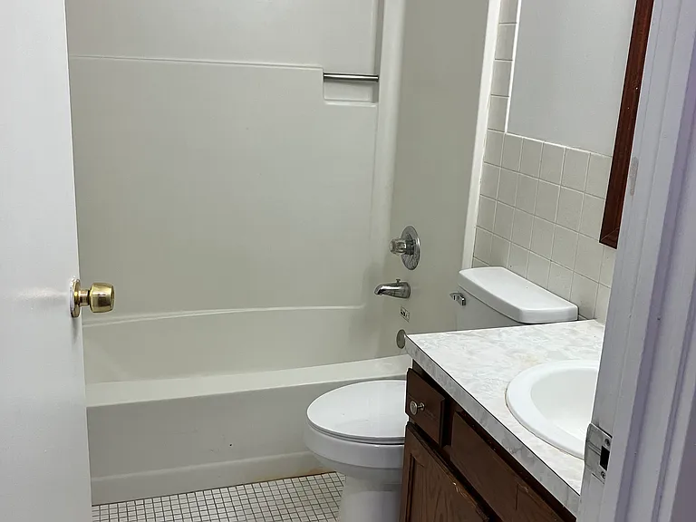 The Stockade Apartments — Photo 3