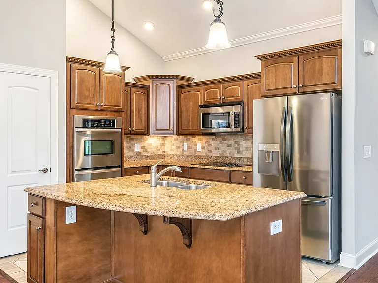 4935 Willow Bluff Cir — Photo 12