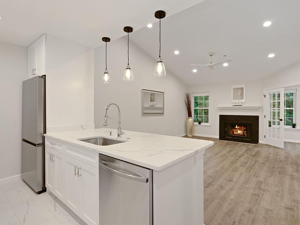 1st image of 3309 Wyndham Cir