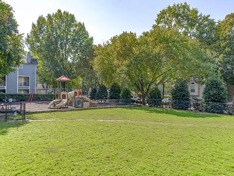 Regency Place — Photo 32