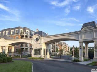2000 Royal Ct #2008, North Hills, NY 11040