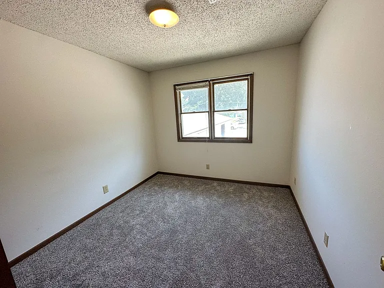 212 S Walnut Ave — Photo 16